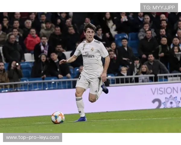 卡瓦哈尔与阿什拉夫：边卫进攻权重分化，体系依赖度出现明显偏移