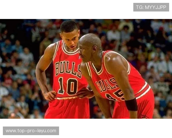 乔丹无球切入主导关键回合，拉开与同年代得分手效率差距