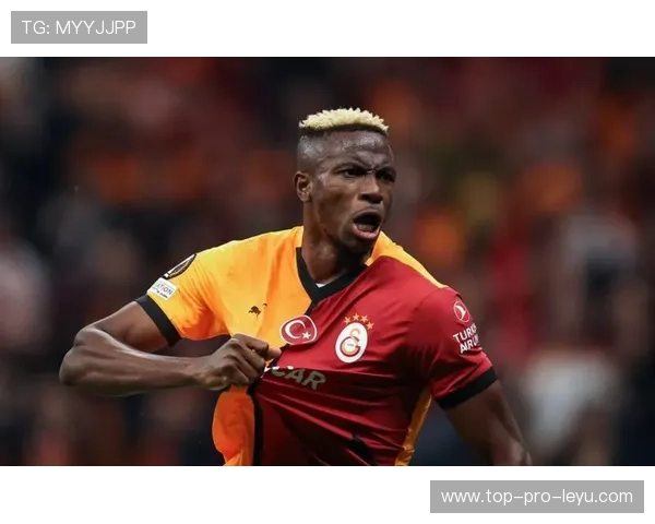 奥斯梅恩与同代前锋对比：爆发力与稳定性的优劣分析