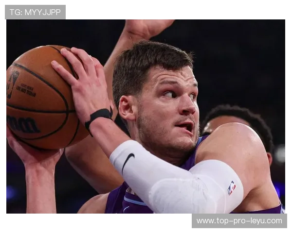 沃克·凯斯勒较上季更擅换防封盖约基奇稳住内线