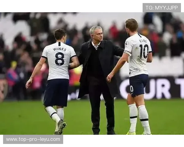 热刺后防危机爆发！穆帅的防守战术已彻底失灵？