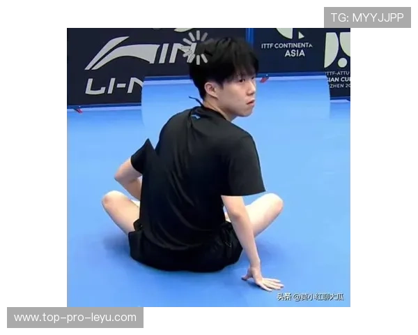 王楚钦训练完顺手买了块表，价格够我交十年房租