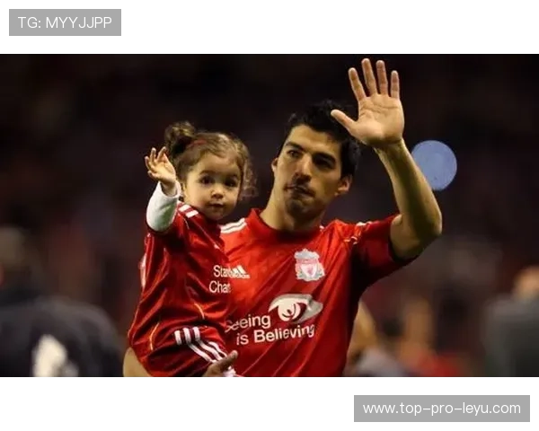 苏亚雷斯又换豪车了，这架势比明星出街还夸张！