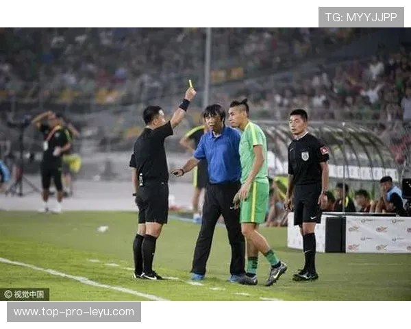 拖延比赛判罚规则全解析：裁判如何识别与处理违例行为