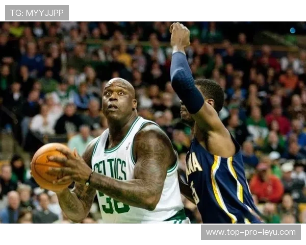 张伯伦篮下统治力压倒奥尼尔，篮板与得分贡献显著提升球队内线效率